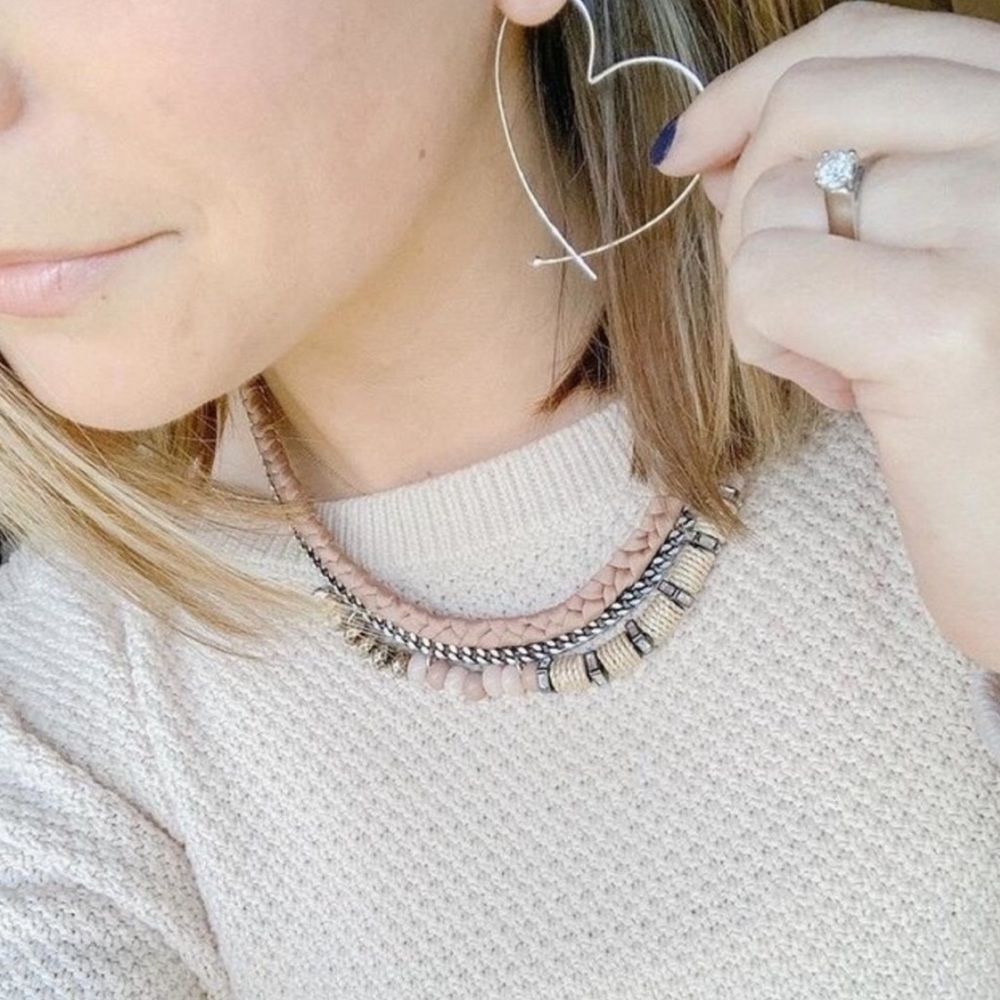 Stella & Dot⚜️[GOLD] Hammered Metal Heart Earrings - Picture 7 of 9